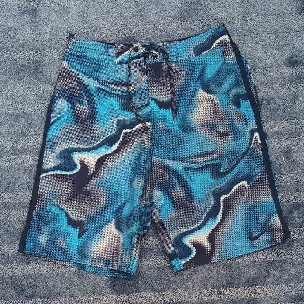 Nike Men's Teal and Navy Wave Pattern Swim Shorts